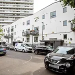 London Apartment In Trendy Clapham Junction