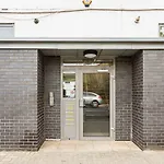 London Apartment In Trendy Clapham Junction